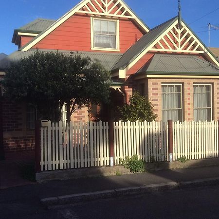 City Townhouse Walking Distance To City Launceston Exterior foto