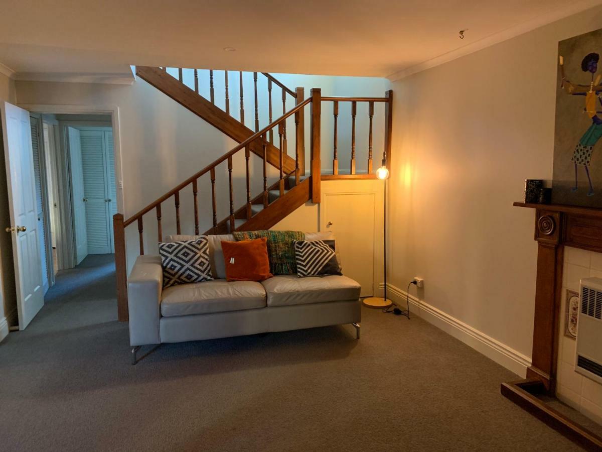 City Townhouse Walking Distance To City Launceston Exterior foto