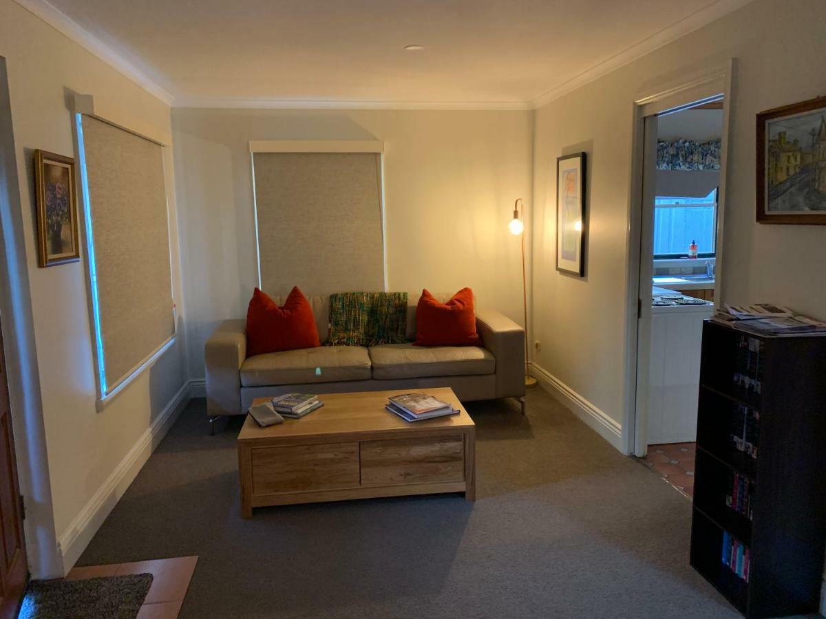 City Townhouse Walking Distance To City Launceston Exterior foto
